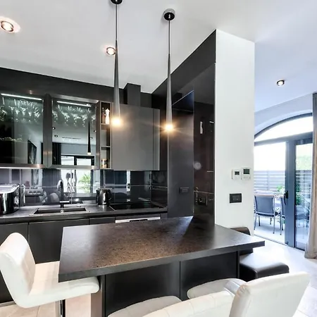Nice Apartment In Dubrovnik With Outdoor Swimming Pool, Wifi And Heated Swimming Pool * Dubrovnik