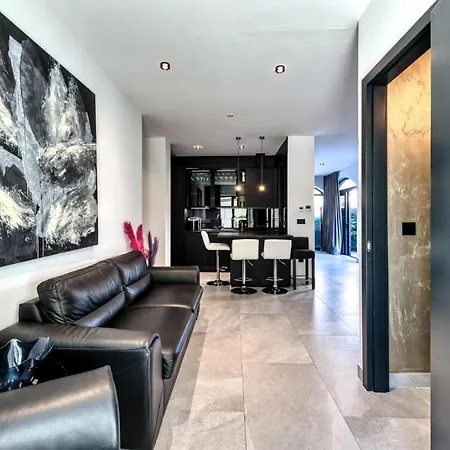 Nice Apartment In Dubrovnik With Outdoor Swimming Pool, Wifi And Heated Swimming Pool