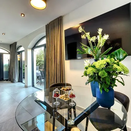 Nice Apartment In Dubrovnik With Outdoor Swimming Pool, Wifi And Heated Swimming Pool Dubrownik