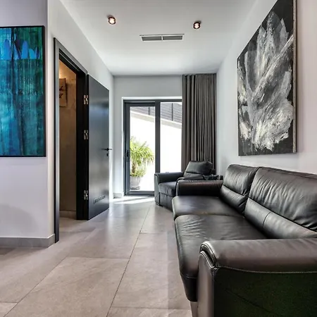 Nice Apartment In Dubrovnik With Outdoor Swimming Pool, Wifi And Heated Swimming Pool Апартаменты Дубровник