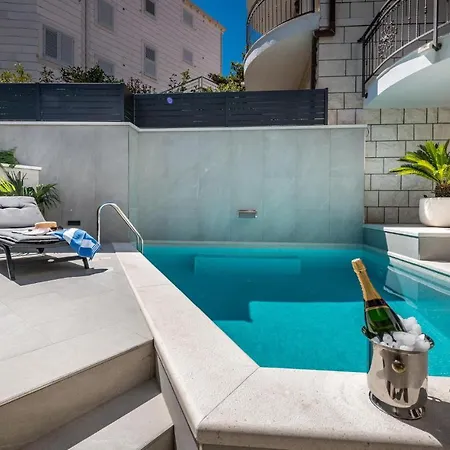 Apartament Nice Apartment In Dubrovnik With Outdoor Swimming Pool, Wifi And Heated Swimming Pool