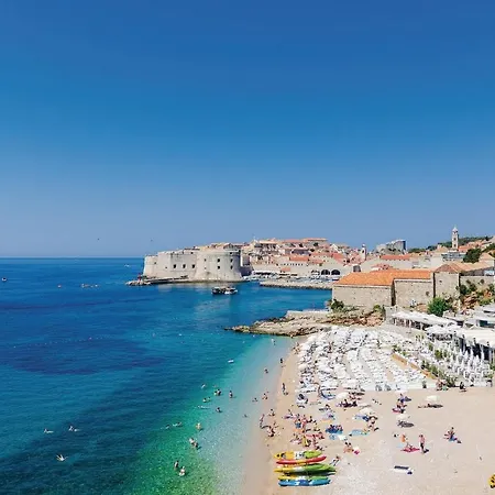 Nice Apartment In Dubrovnik With Outdoor Swimming Pool, Wifi And Heated Swimming Pool Apartman *