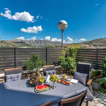 Apartman Nice Apartment In Dubrovnik With Outdoor Swimming Pool, Wifi And Heated Swimming Pool Dubrovnik